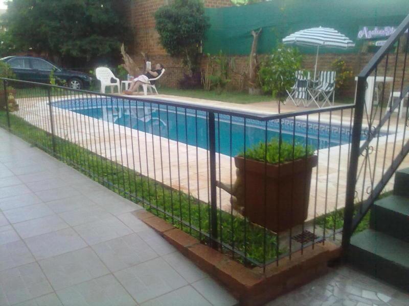 Residencial Azaleas Place Puerto Iguazú Kültér fotó
